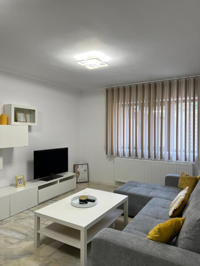 דירות Caransebeş Complex Rezidential Ana מראה חיצוני תמונה